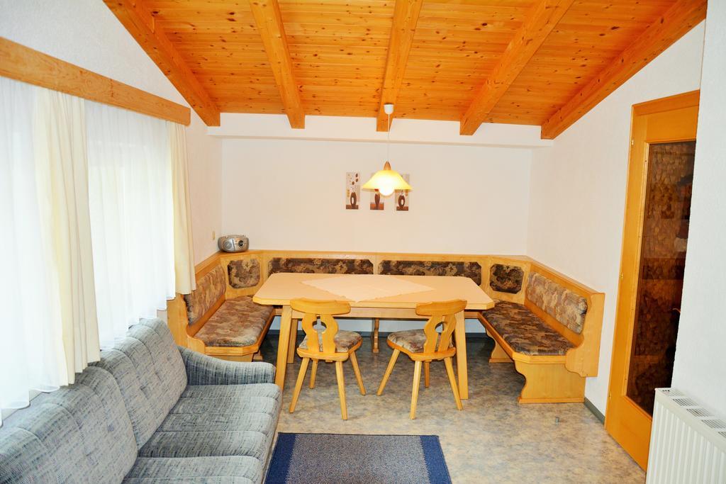 Ferienwohnungen Schöpf Jerzens Zimmer foto